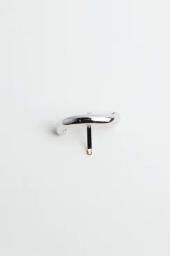 ABSTRACT PIPE-SHAPED HAIR CLIP