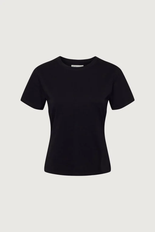 BASIC CREWNECK T-SHIRT