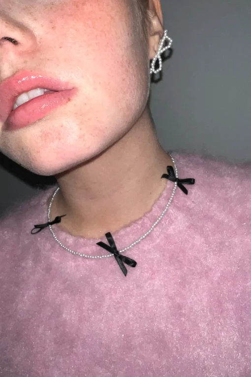 BEADED BOW STUD EARRING