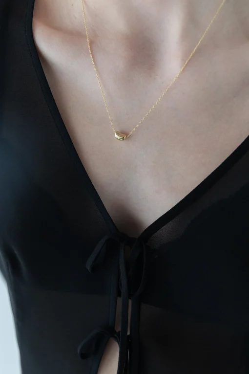 BEAN PENDANT NECKLACE