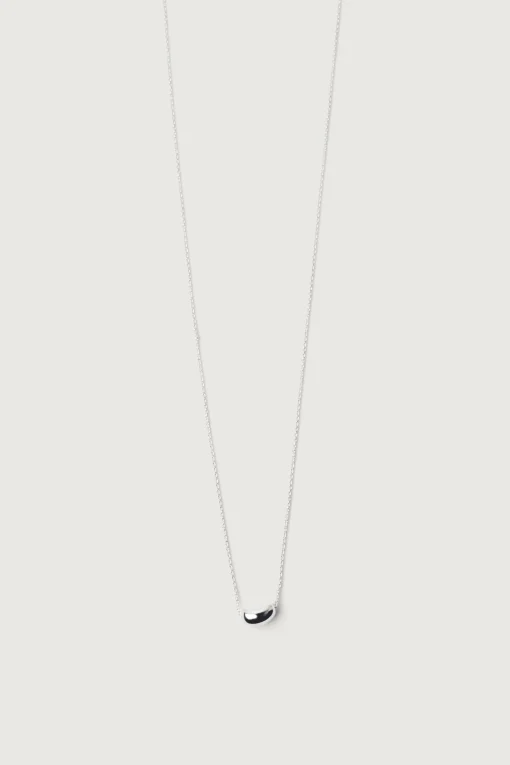 BEAN PENDANT NECKLACE
