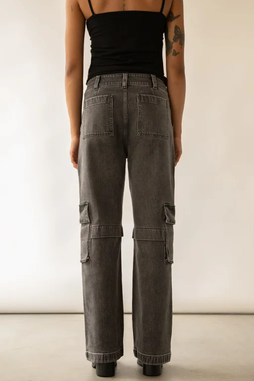 BLACK WASH CARGO JEAN
