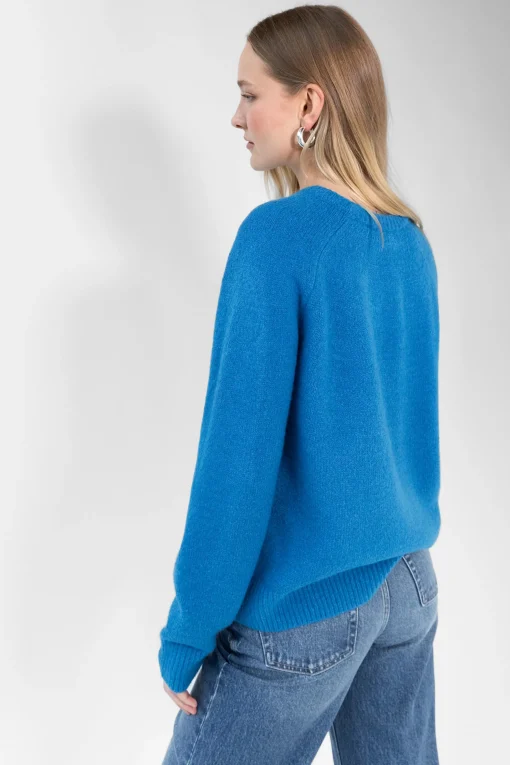 BLUE CREWNECK SWEATER