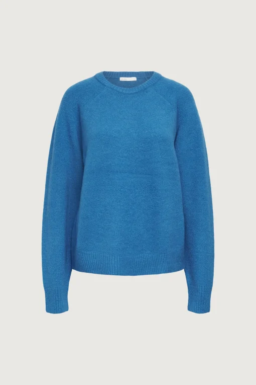 BLUE CREWNECK SWEATER