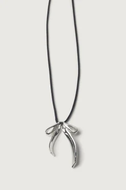 BOW NECKLACE