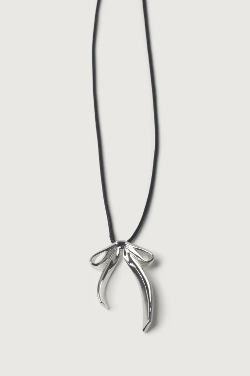 BOW NECKLACE