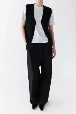 BUTTON FRONT SWEATER VEST