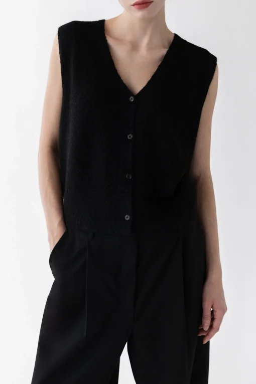 BUTTON FRONT SWEATER VEST