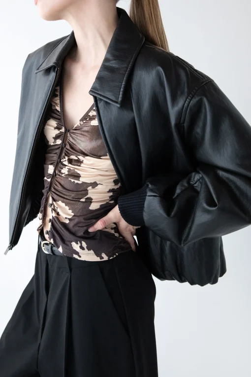 BUTTON FRONT V-NECK LONG SLEEVE TOP