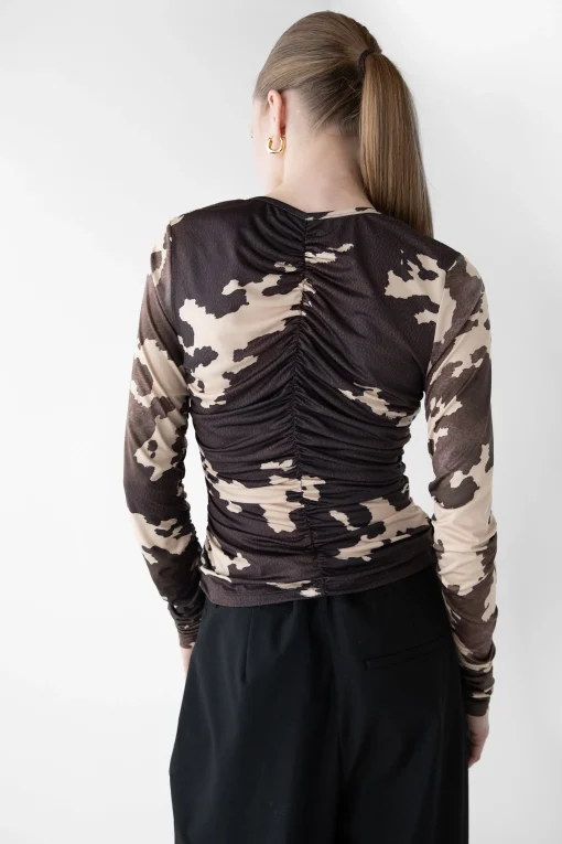 BUTTON FRONT V-NECK LONG SLEEVE TOP