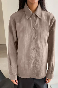 BUTTON UP SHIRT