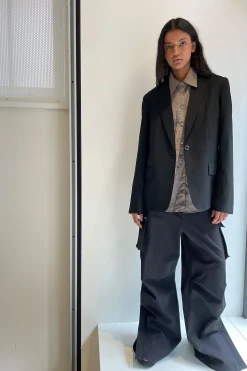 BUTTON UP SHIRT
