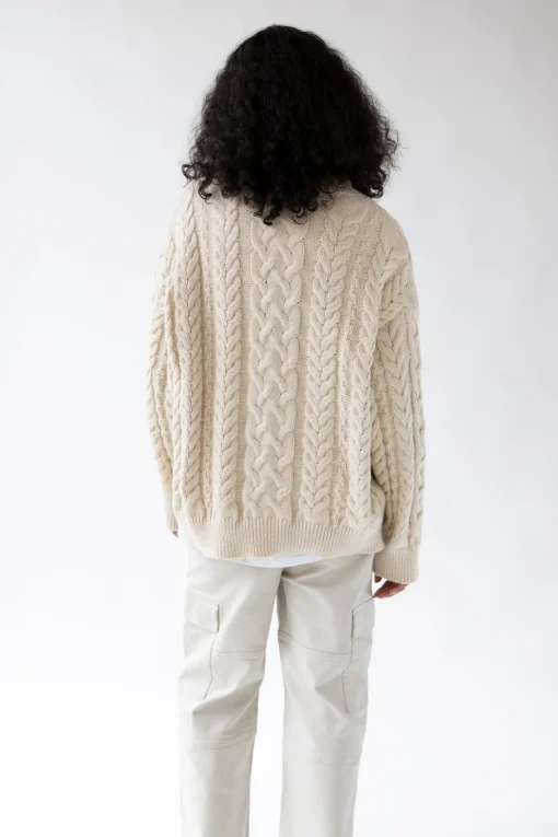 CABLE KNIT CREWNECK SWEATER