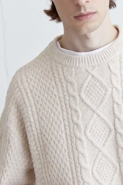 CABLE KNIT CREWNECK SWEATER