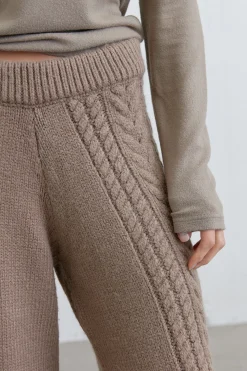 CABLE KNIT PANT