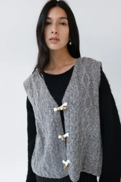 CABLE KNIT VEST WITH TOGGLES