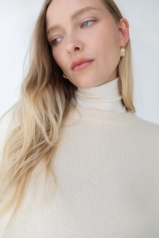 CHUNKY SWEATER