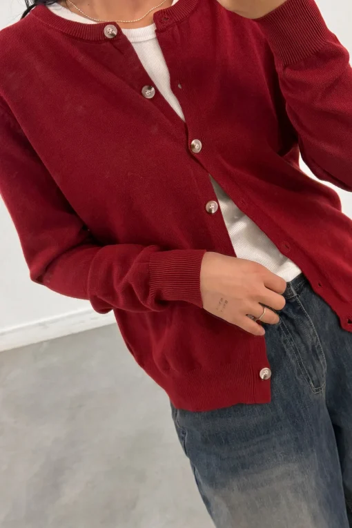 CLASSIC BUTTONED CARDIGAN