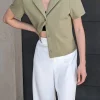 COLLARED BUTTON UP SHORT SLEEVE SHIRT