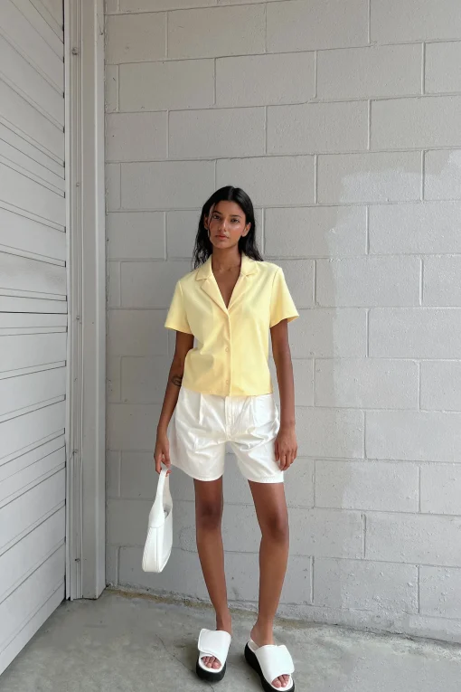 COLLARED BUTTON UP SHORT SLEEVE SHIRT