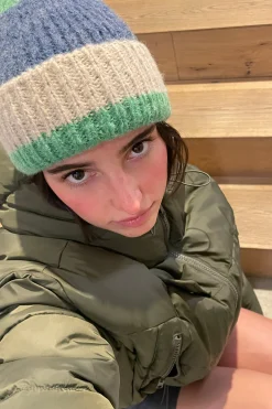 COLOR BLOCK BEANIE