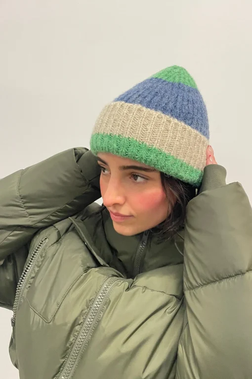 COLOR BLOCK BEANIE