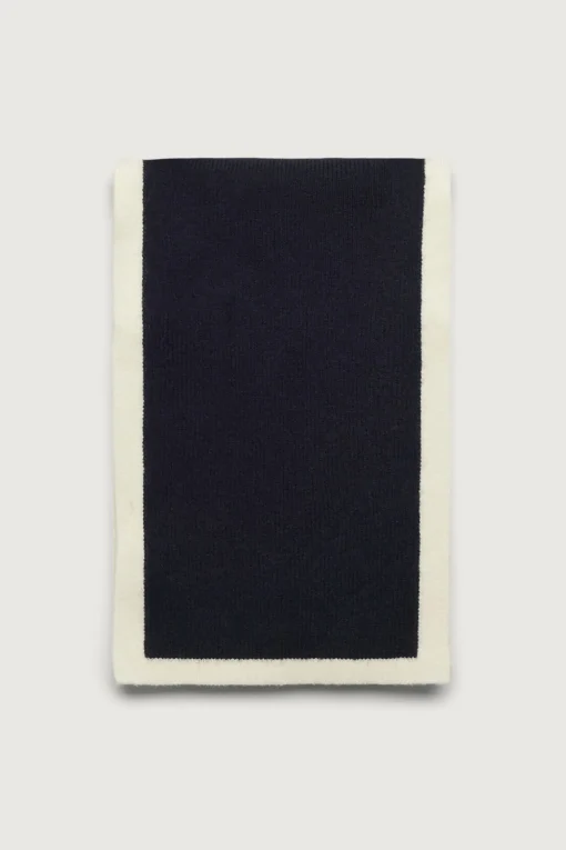 CONTRAST EDGE SCARF