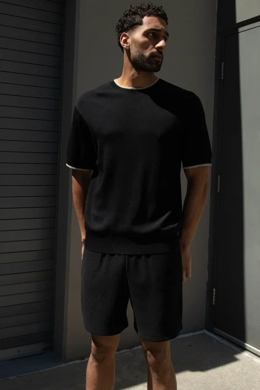 CONTRAST TRIM SHORT SLEEVE SWEATER