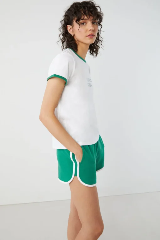 CONTRAST TRIM TEE
