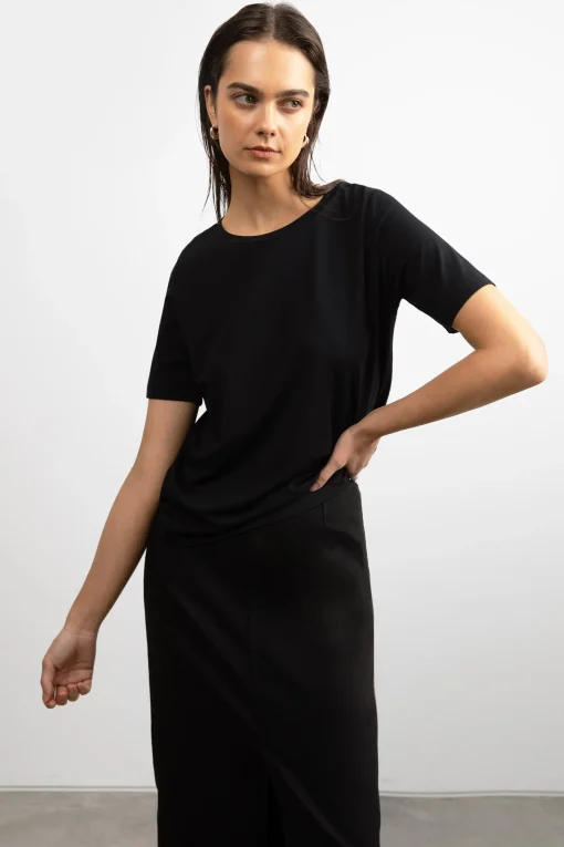 CORE T-SHIRT