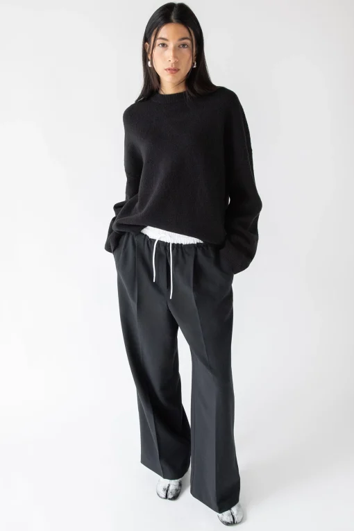 CREWNECK SWEATER
