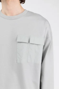 CREWNECK SWEATSHIRT WITH CARGO POCKET