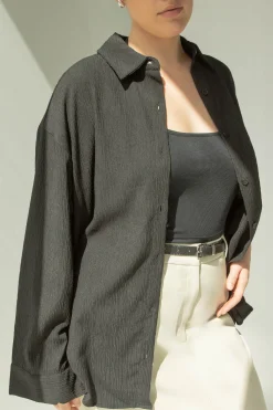 CRINKLE BUTTON UP