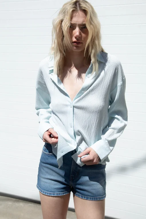 CRINKLE BUTTON UP