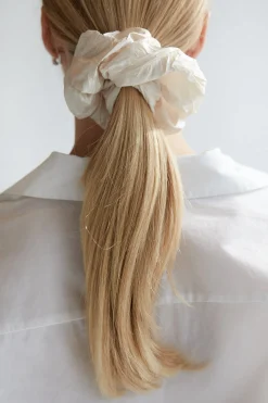 CRINKLED OVERSIZED HAIR SCRUNCHIE