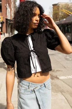 CROPPED BLOUSE WITH BOW PATTERN