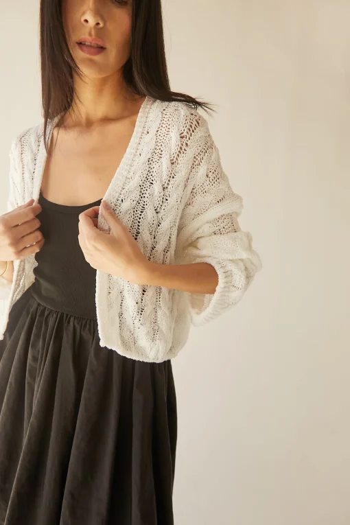 CROPPED CABLE KNIT CARDIGAN