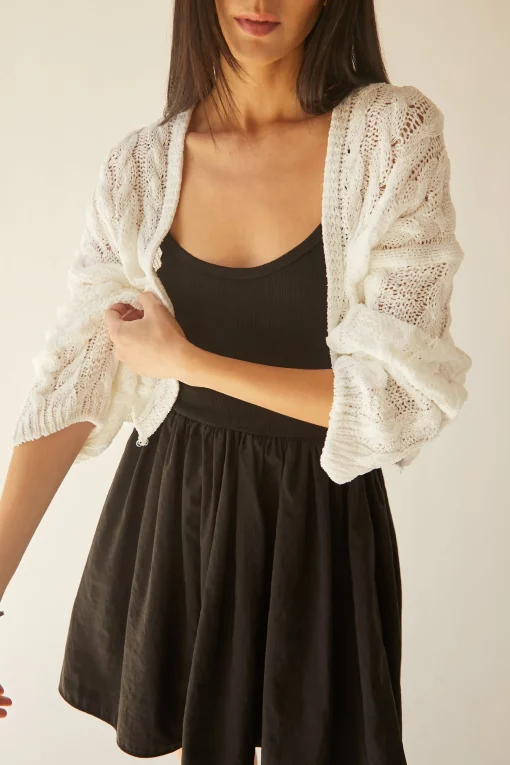 CROPPED CABLE KNIT CARDIGAN