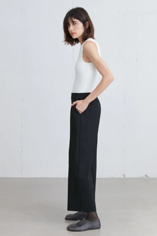 CROPPED HALF ELASTIC WAIST PANT