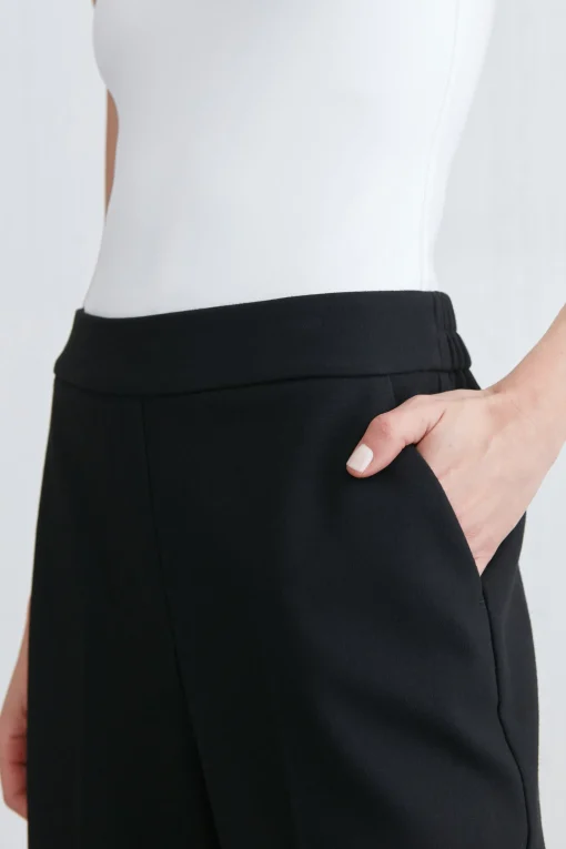 CROPPED HALF ELASTIC WAIST PANT