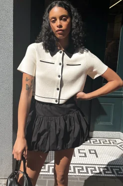 CROPPED KNIT CONTRAST TRIM TOP