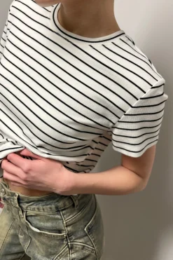 CROPPED STRIPED T-SHIRT