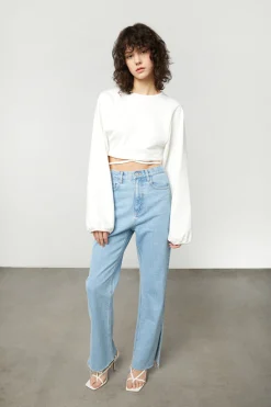 CROPPED TOP WITH OPEN BACK