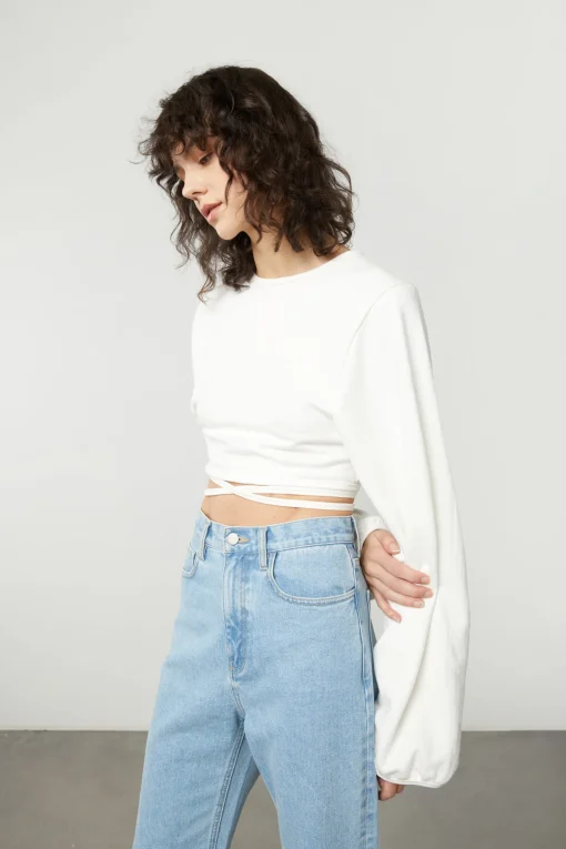 CROPPED TOP WITH OPEN BACK
