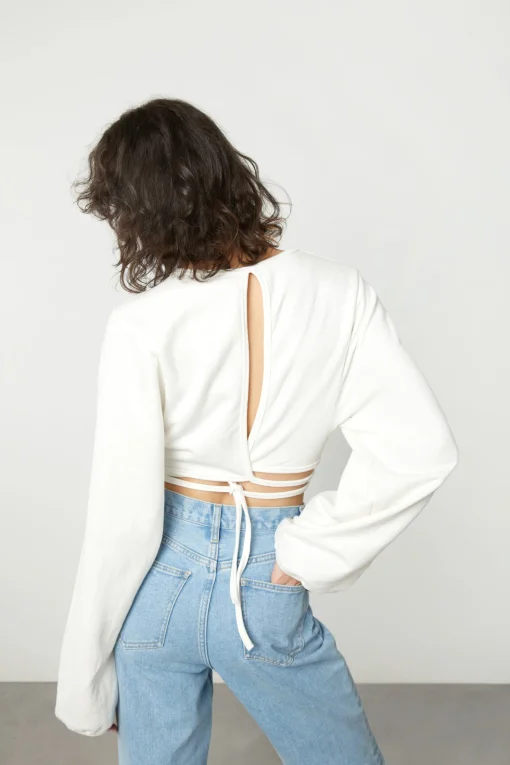 CROPPED TOP WITH OPEN BACK