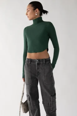 CROPPED TURTLENECK TOP