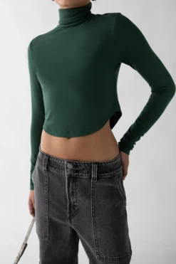 CROPPED TURTLENECK TOP