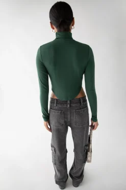 CROPPED TURTLENECK TOP