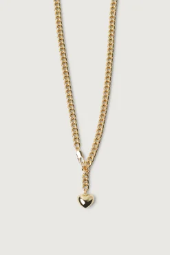 CURB CHAIN NECKLACE WITH HEART PENDANT