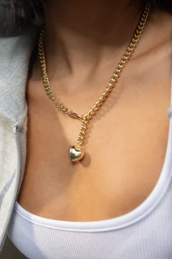 CURB CHAIN NECKLACE WITH HEART PENDANT